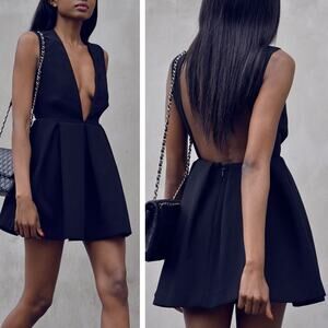 AQ/AQ Mini Dress 0 XS Black Fit & Flare Bubble A-Line Deep Plunge Going Out New